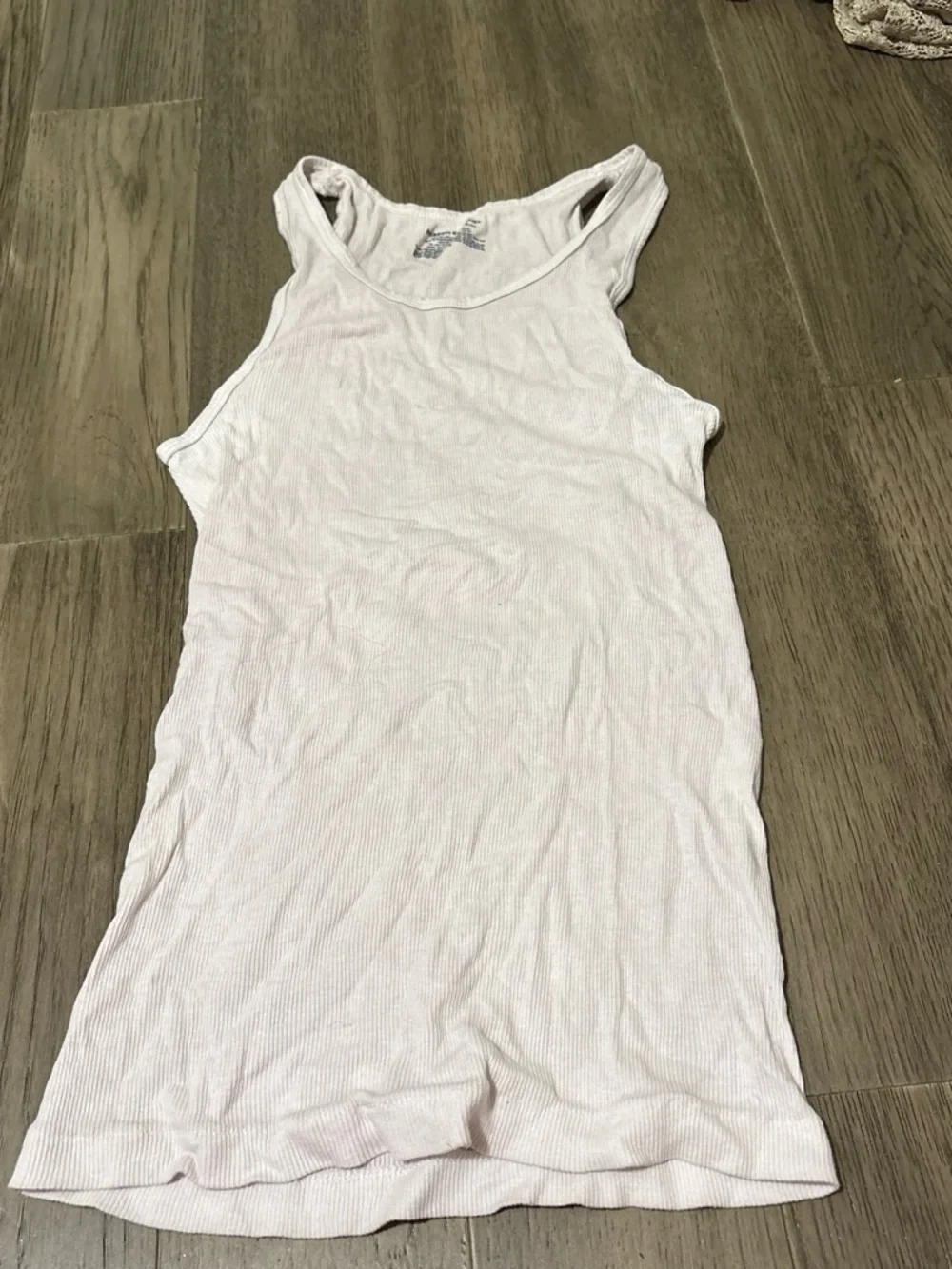 Amazon Essentials White Ribbed Slim Tank - Picture 1 of 3
